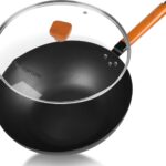 Stay Safe and Stylish: Why Avoiding Loose Clothing in the Kitchen is Essential for Cooking Success!